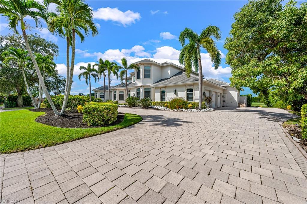 4735 Lighthouse LN
