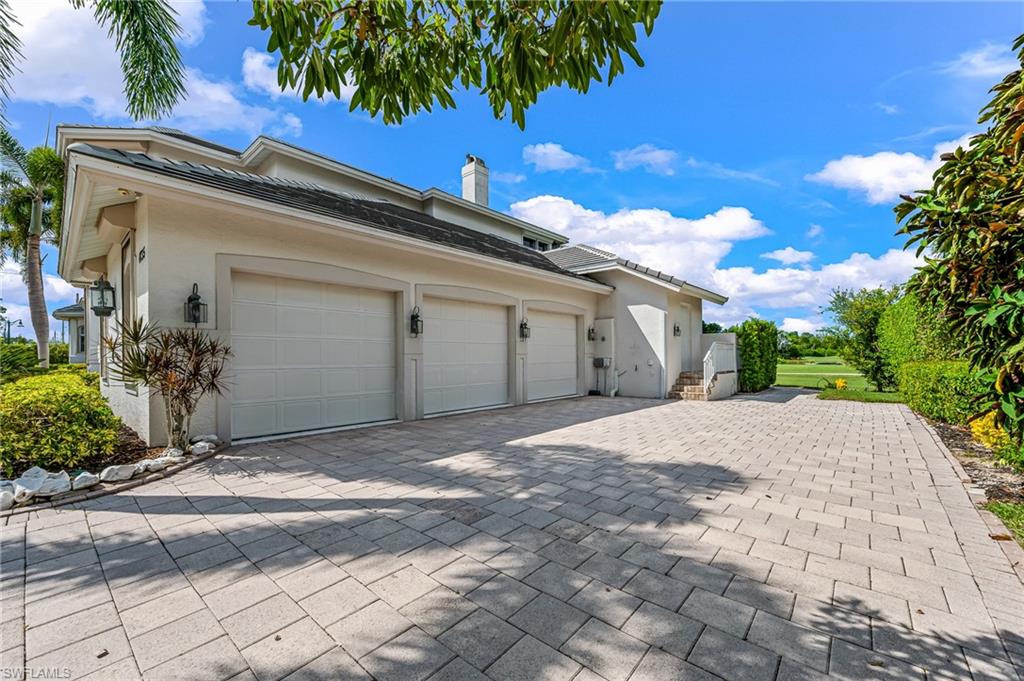 4735 Lighthouse LN