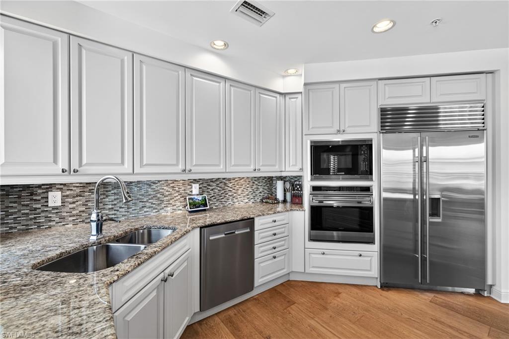 NAPLES BAY RESORT - Residential