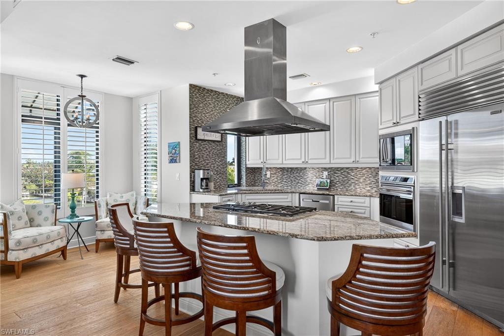 NAPLES BAY RESORT - Residential