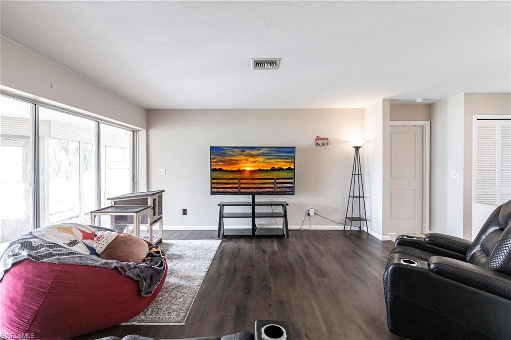 COUNTRY CLUB ESTATES - Residential