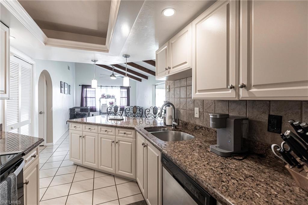 COUNTRY CLUB ESTATES - Residential