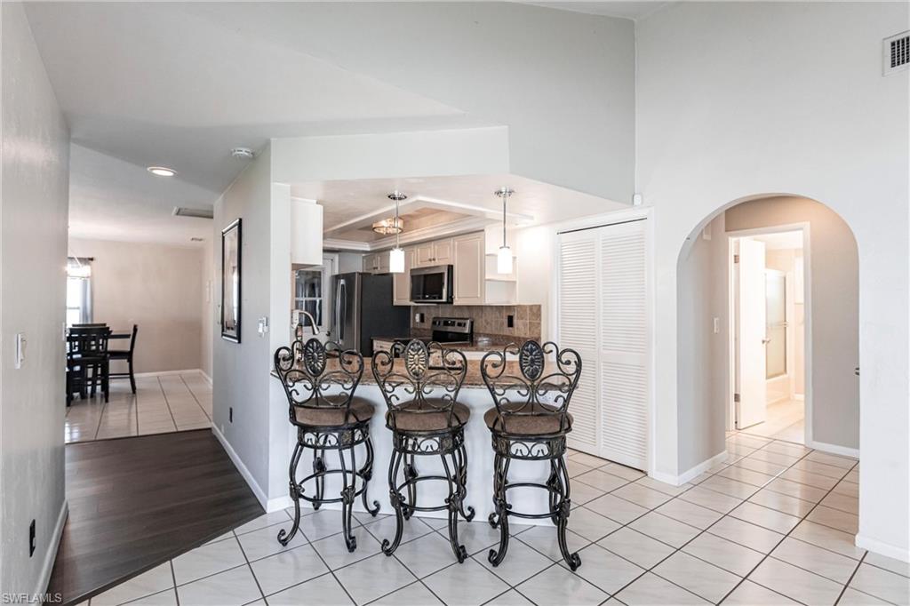 COUNTRY CLUB ESTATES - Residential