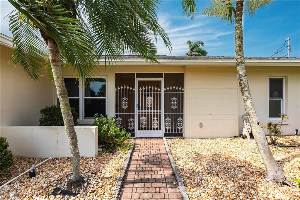 COUNTRY CLUB ESTATES - Residential