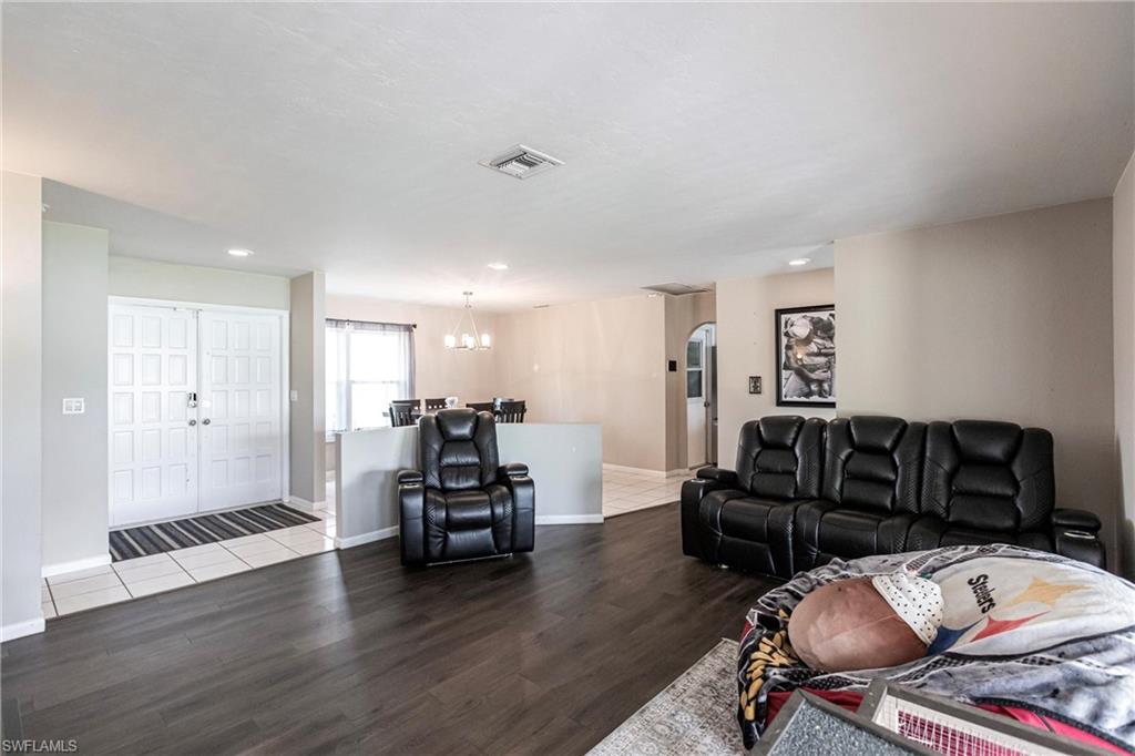 COUNTRY CLUB ESTATES - Residential