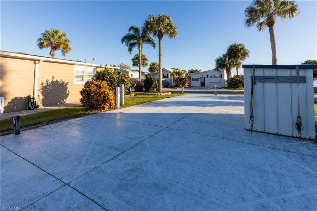 IMPERIAL WILDERNESS - Land