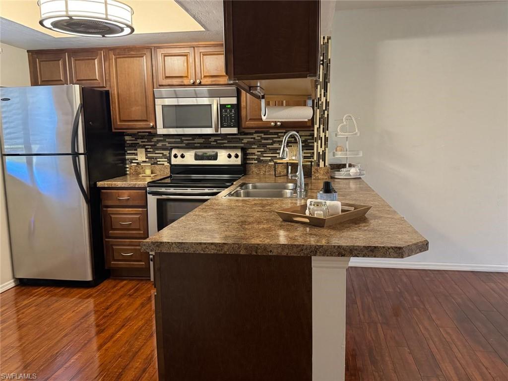 COUNTRY PINES CONDO - Residential