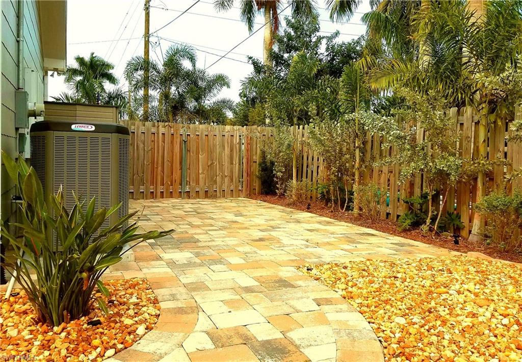 ALLEN COURT - Residential