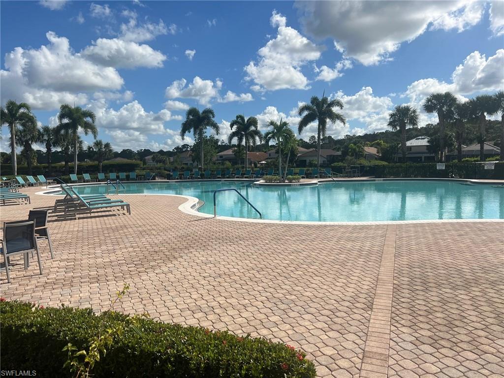 HAMPTON LAKES - Residential