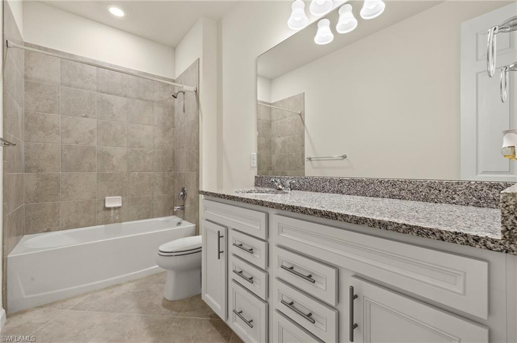 HAMPTON LAKES - Residential