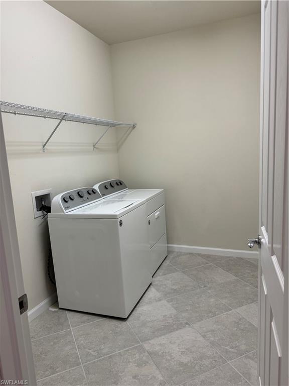 HAMPTON LAKES - Residential