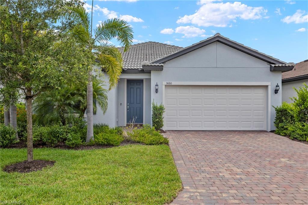 HAMPTON LAKES - Residential