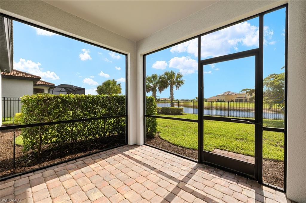 HAMPTON LAKES - Residential