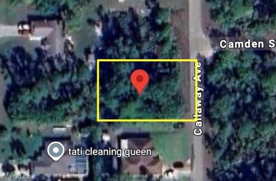 Buildable lot in beautiful Lehigh Acres, FL. High and dry in developing neighborhood