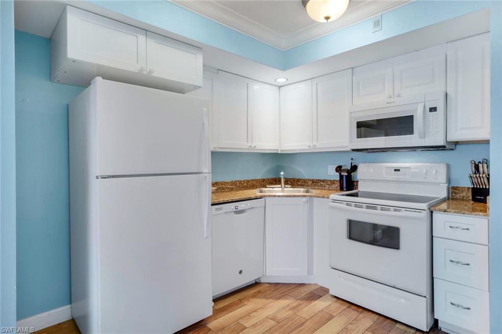 BAY VILLAS - Residential