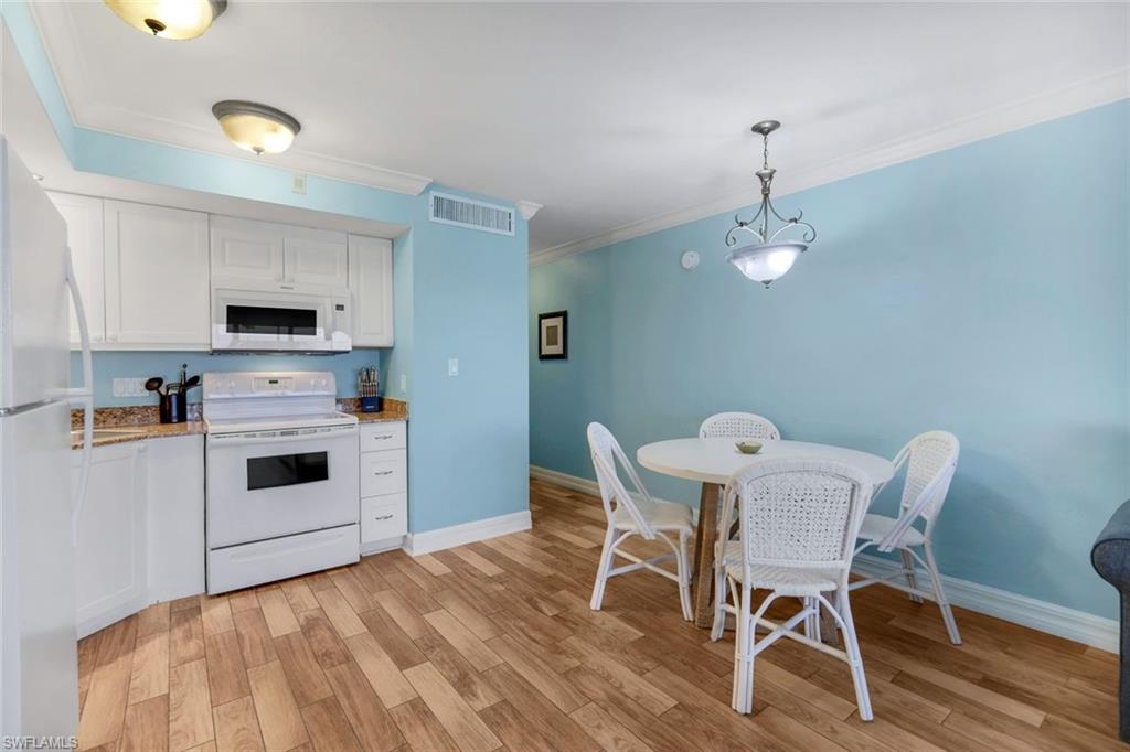 BAY VILLAS - Residential