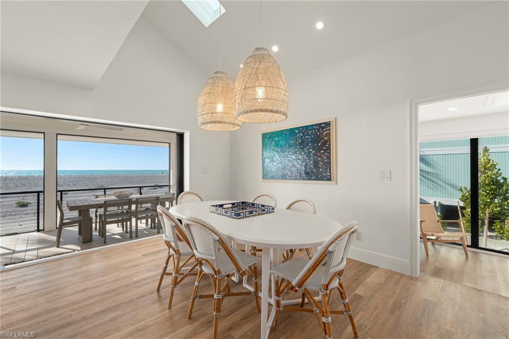 BEACH HOMES - Residential