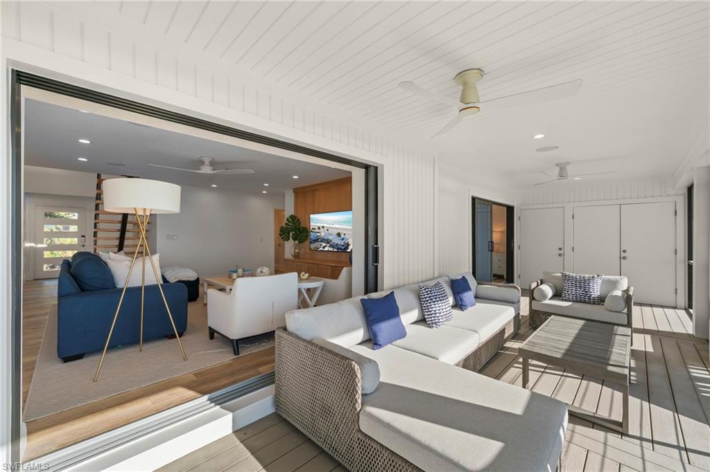 BEACH HOMES - Residential