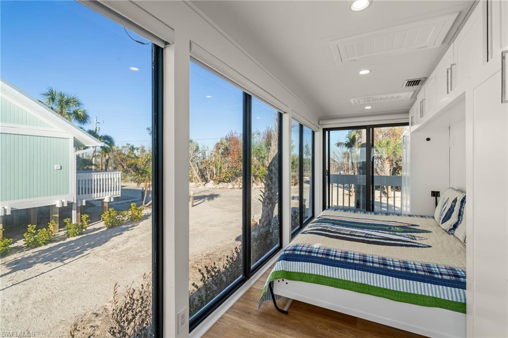 BEACH HOMES - Residential