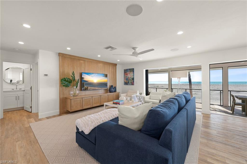 BEACH HOMES - Residential