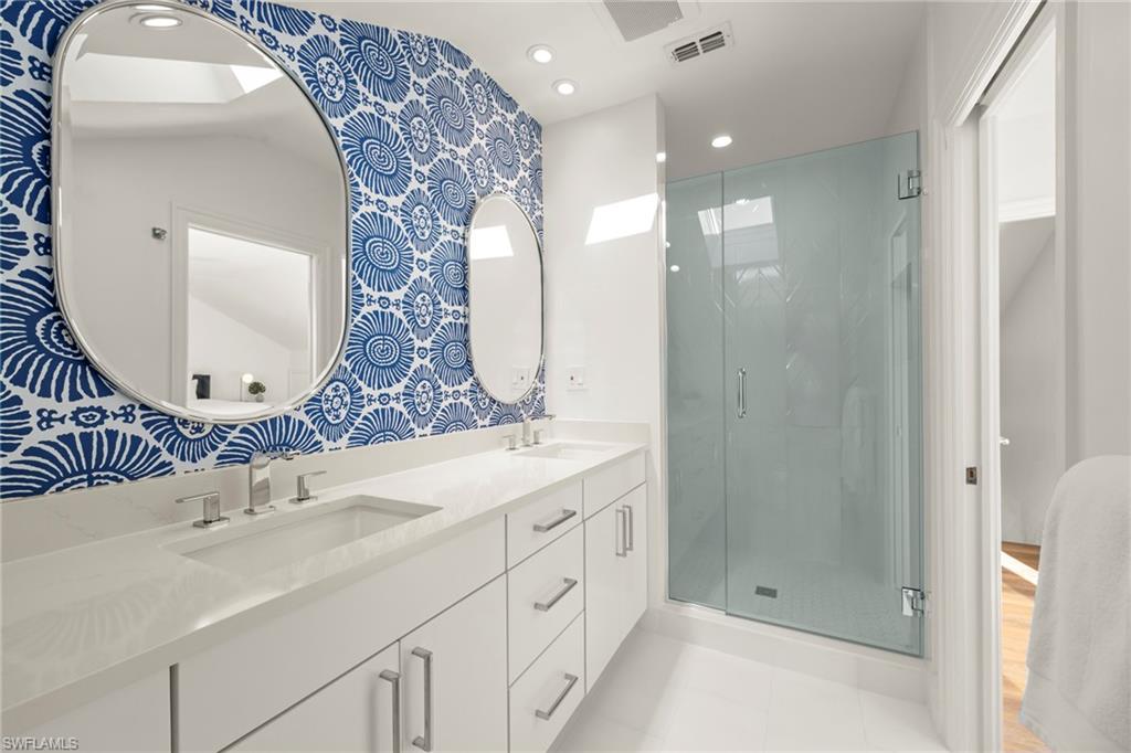 BEACH HOMES - Residential