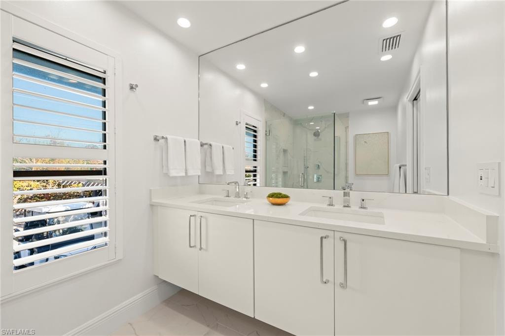 BEACH HOMES - Residential