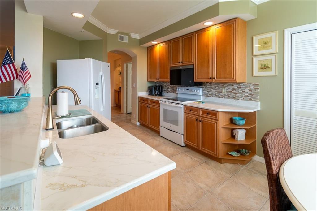 VINTAGE BAY - Residential