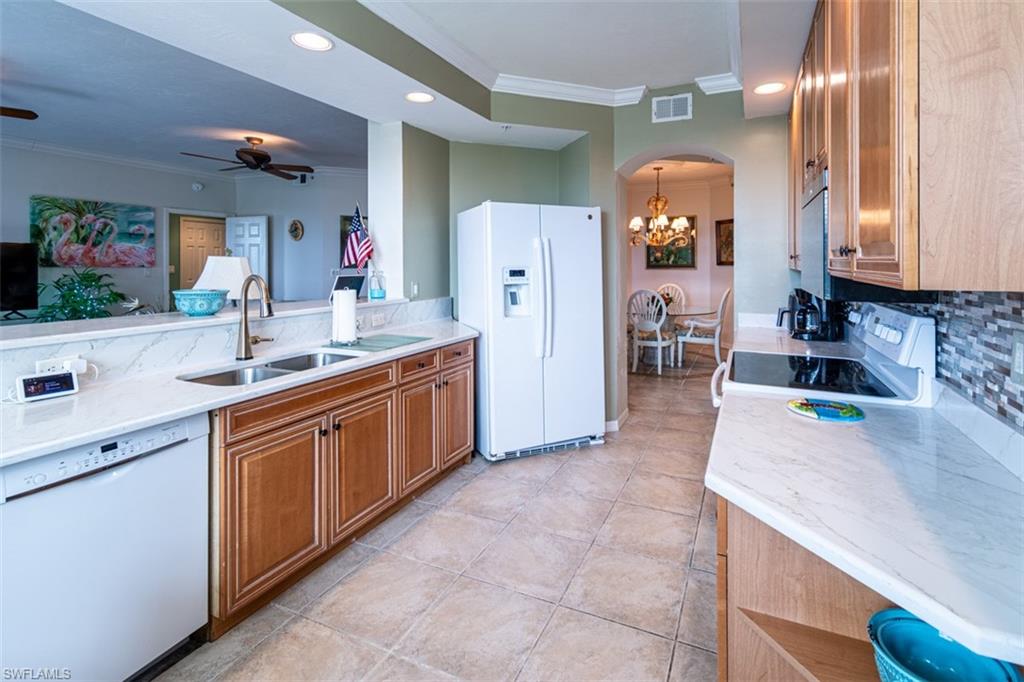 VINTAGE BAY - Residential