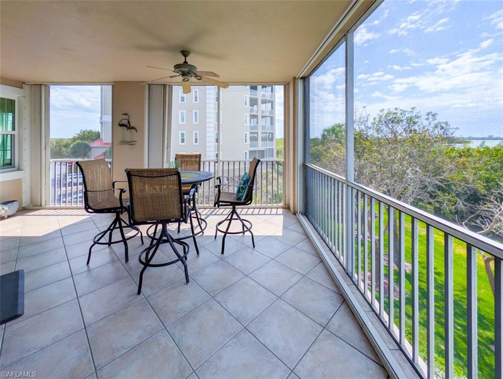 VINTAGE BAY - Residential