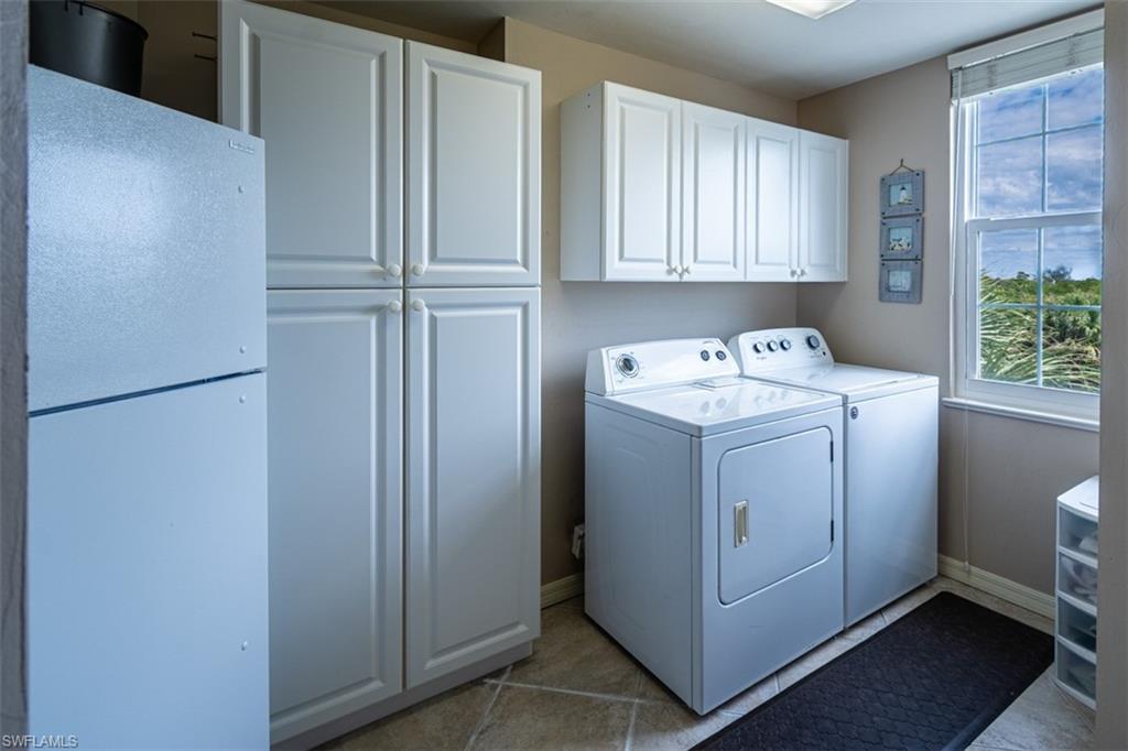 VINTAGE BAY - Residential