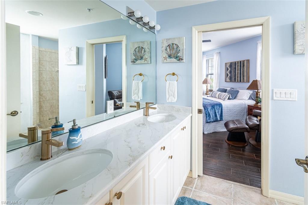 VINTAGE BAY - Residential