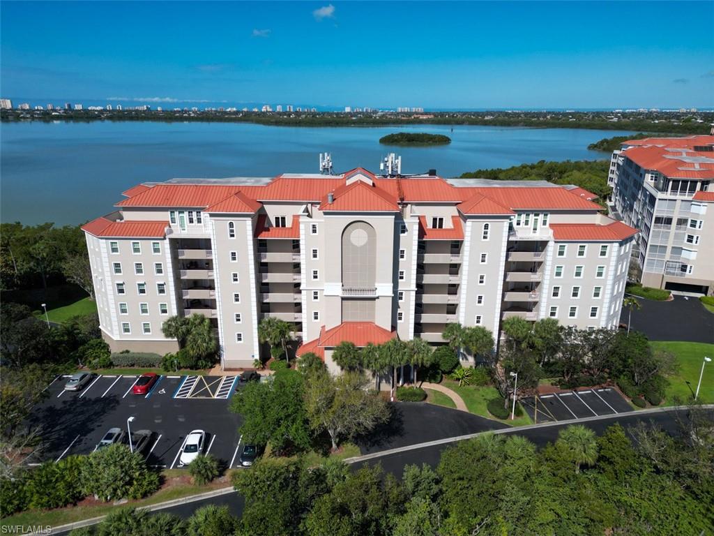 VINTAGE BAY - Residential