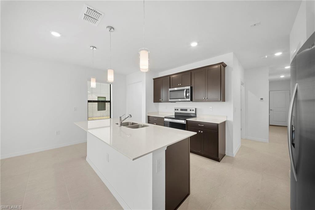 WHISPERING LAKES - Residential Lease