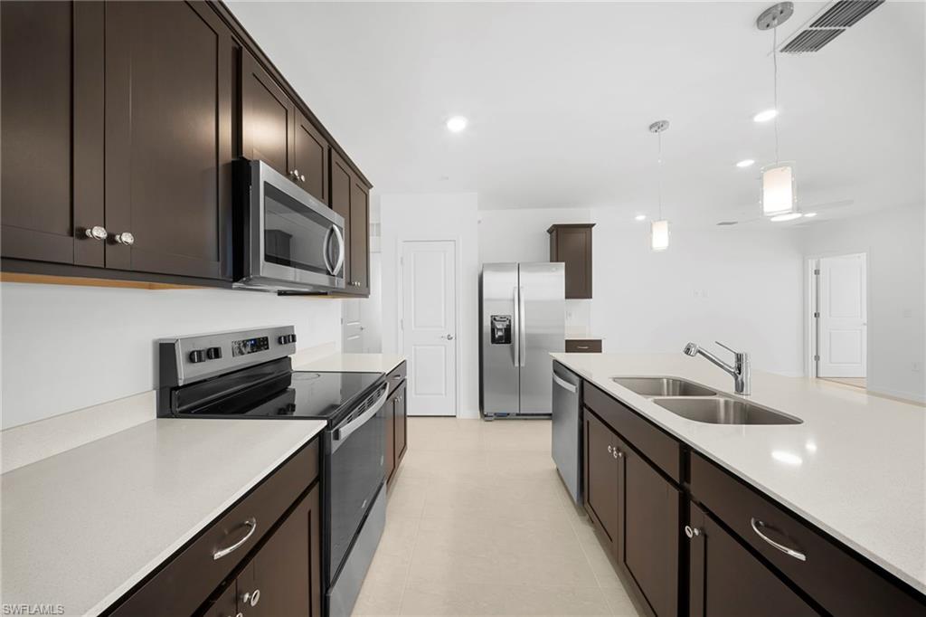 WHISPERING LAKES - Residential Lease