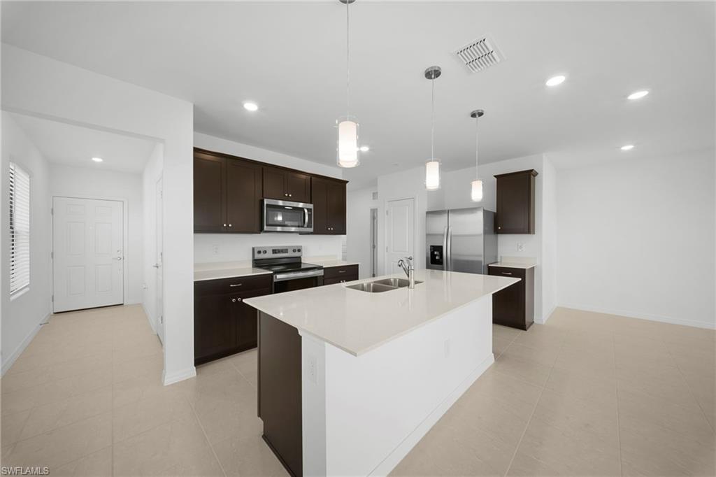 WHISPERING LAKES - Residential Lease