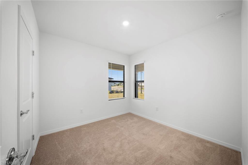 WHISPERING LAKES - Residential Lease