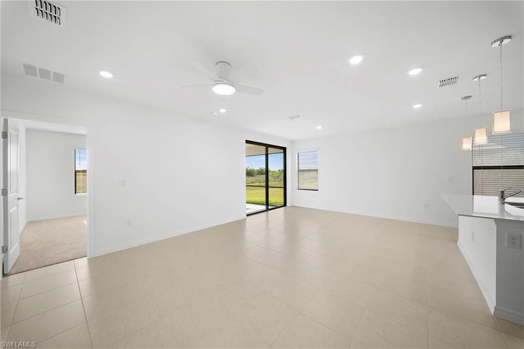 WHISPERING LAKES - Residential Lease