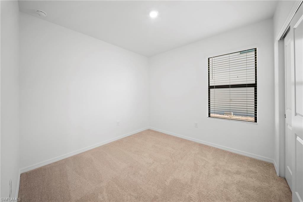 WHISPERING LAKES - Residential Lease