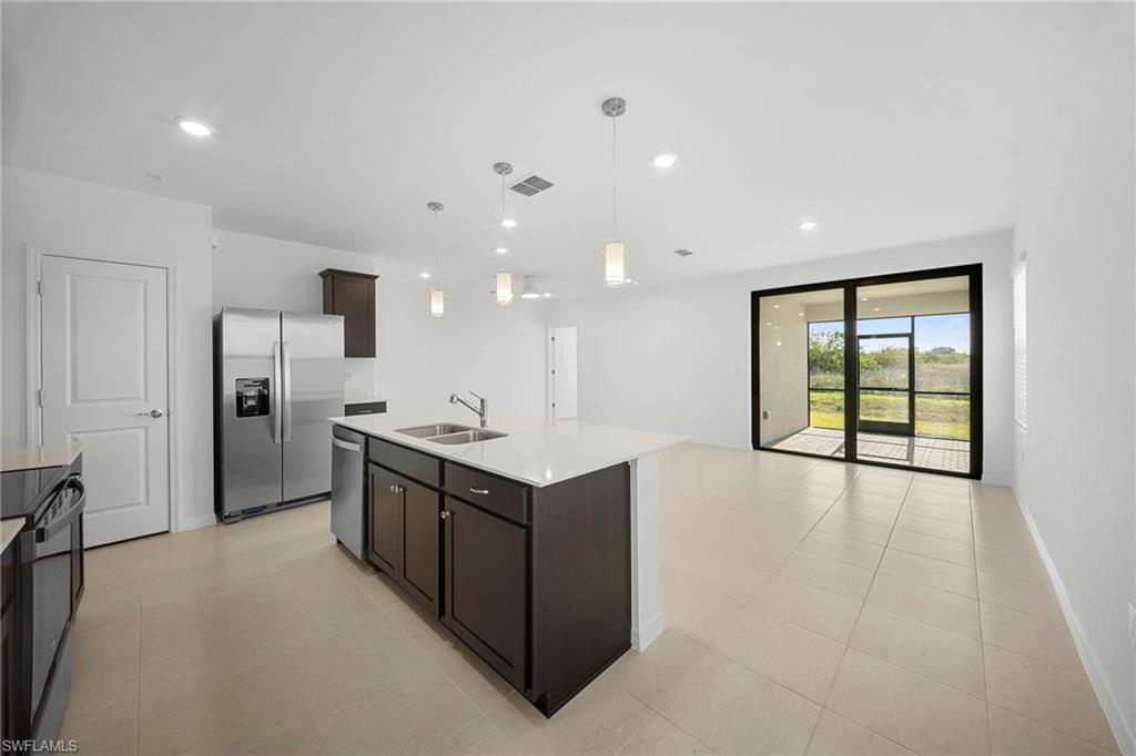 WHISPERING LAKES - Residential Lease