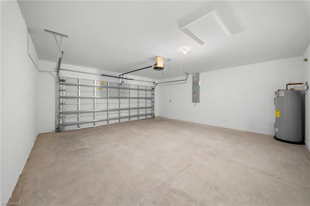 WHISPERING LAKES - Residential Lease