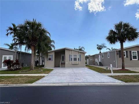Manufactured Home in NAPLES FL 1307 Silver Lakes BLVD.jpg