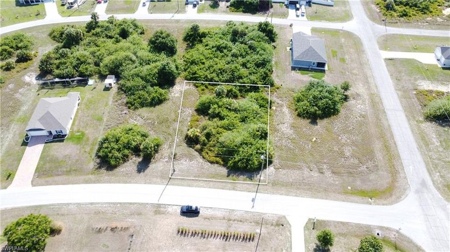 Seize the opportunity to build your dream home on this prime vacant lot in the growing area of Port LaBelle, Florida. Surrounded by new constructions, this lot is perfectly situated close to  schools, and local stores. Don’t miss out !