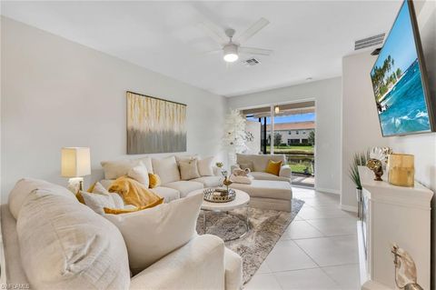 2543 Vine AVE NAPLES FL 34120