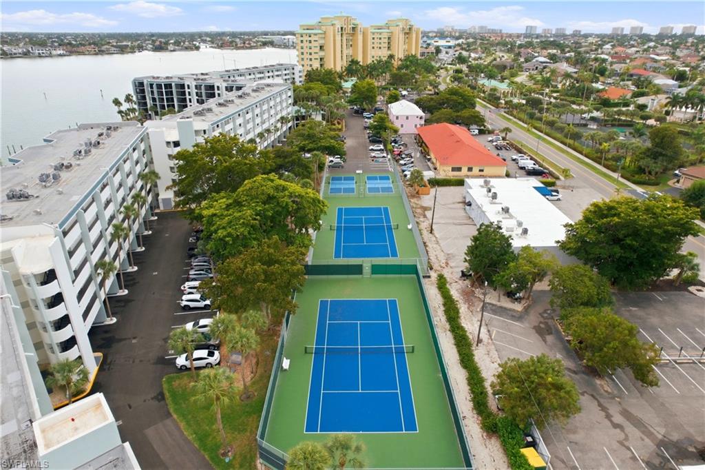 RIVERSIDE CLUB - Residential