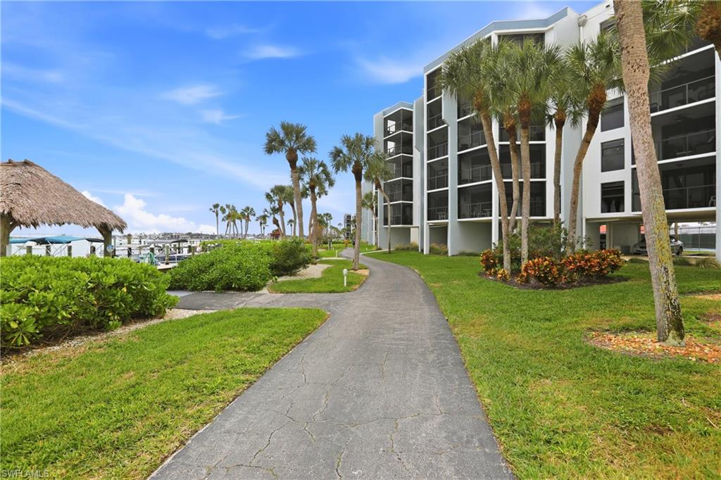 RIVERSIDE CLUB - Residential