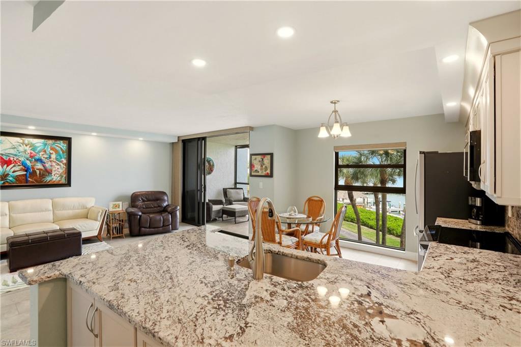 RIVERSIDE CLUB - Residential