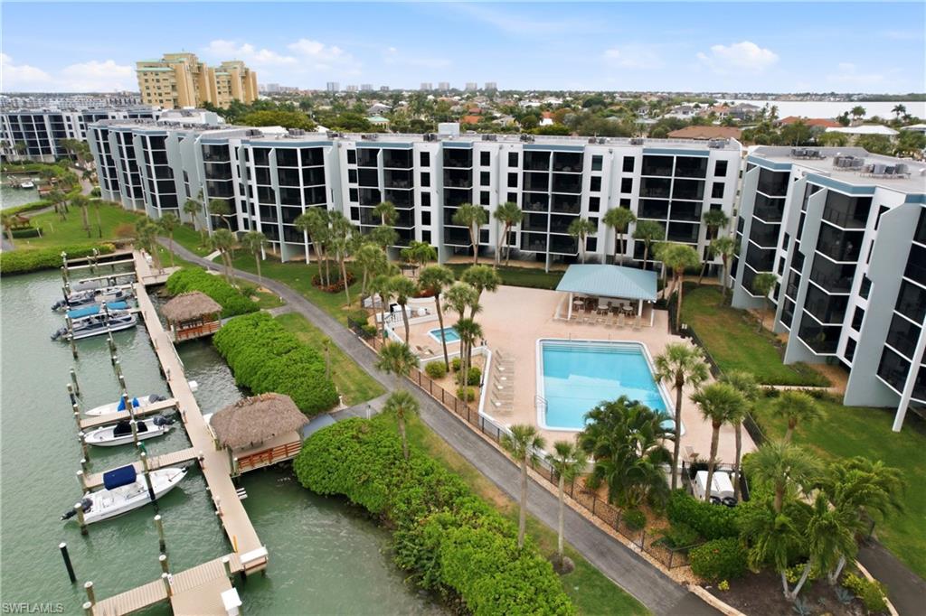 RIVERSIDE CLUB - Residential