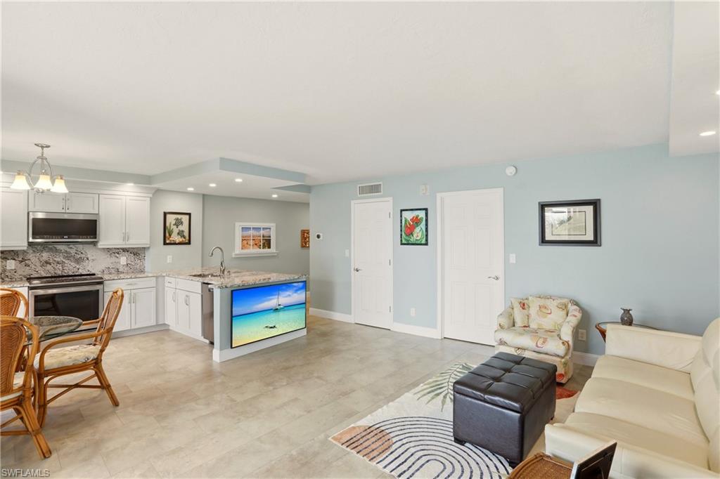 RIVERSIDE CLUB - Residential