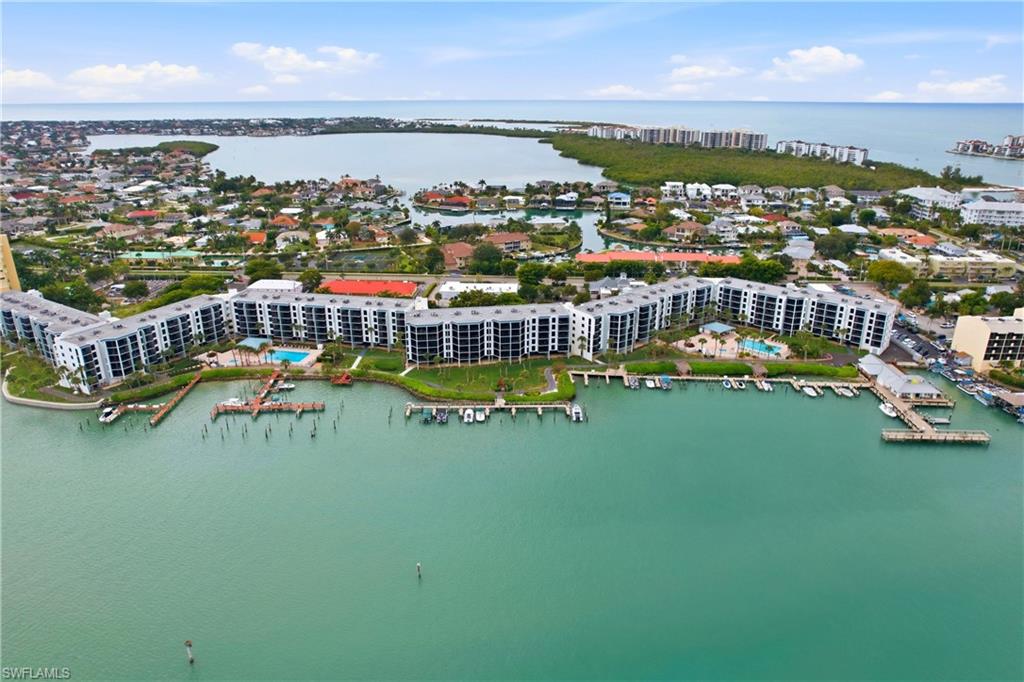 RIVERSIDE CLUB - Residential