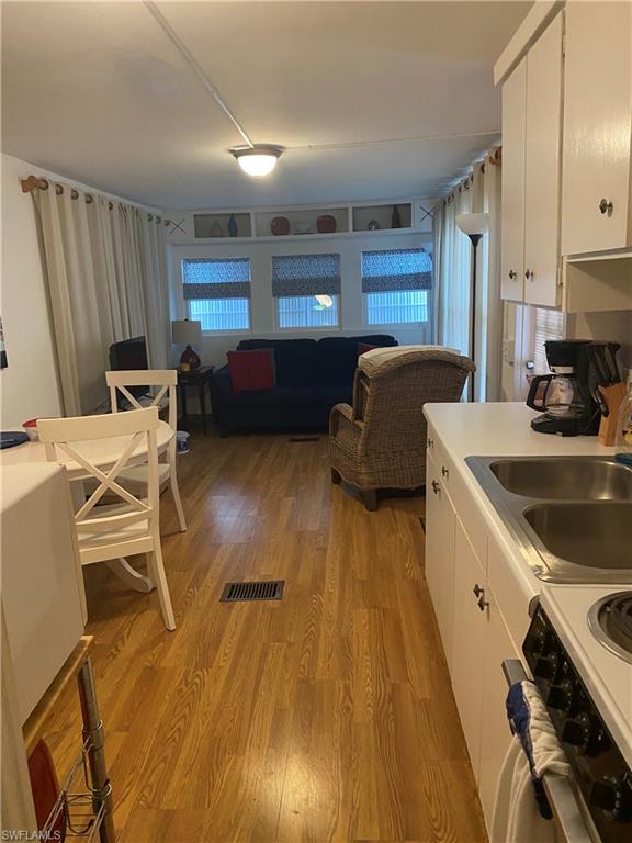 MARINERS COVE - Residential